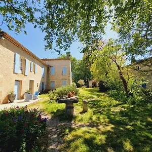 https://ancien-mas-du-moulin-eygalieres-bouches-du-rhone.fr-provencehotel.com